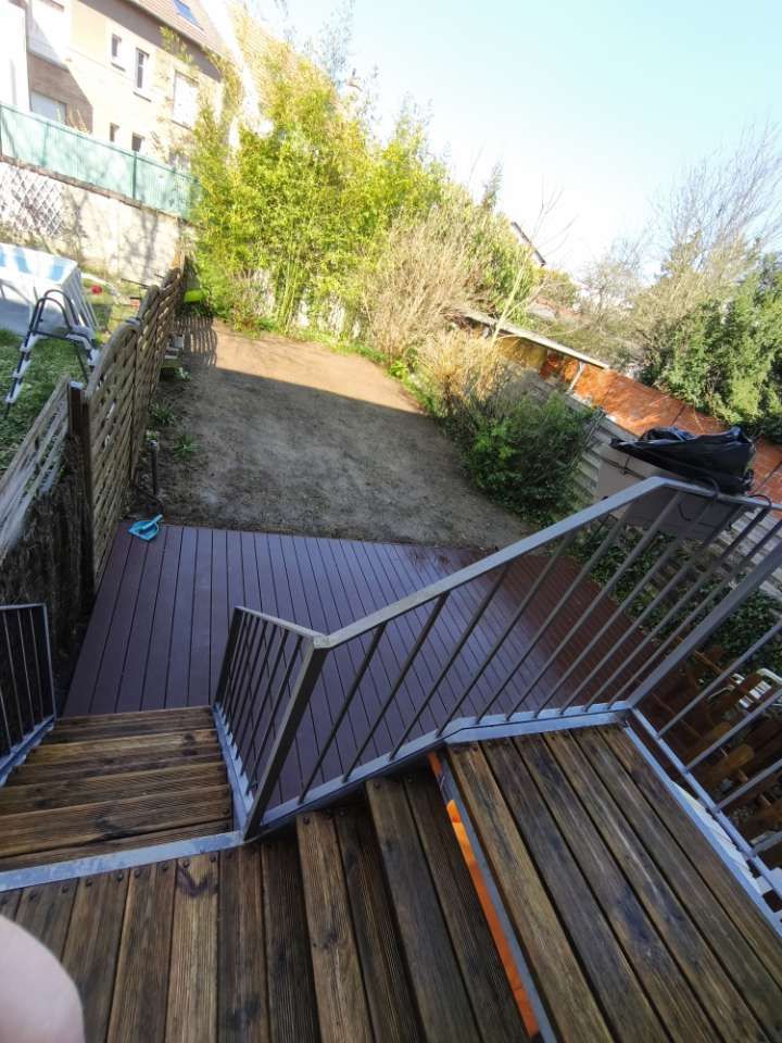 Jardin débroussaillé et terrasse remise en état